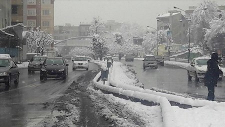 بارش برف و باران در جاده‌های ۸ استان