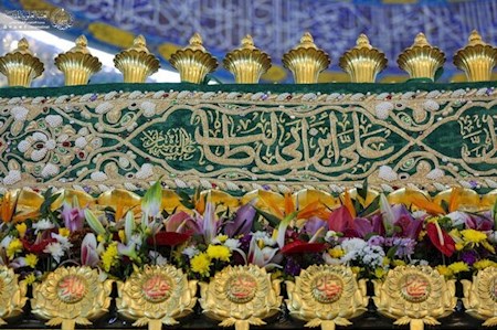 تصاویرزیبا ازگل آرایی مضجع نورانی حضرت علی(ع)