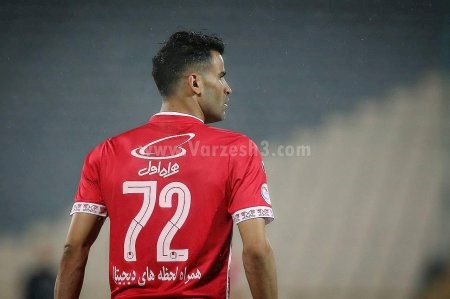 توافقات پرسپولیس با مهاجم سابق خود