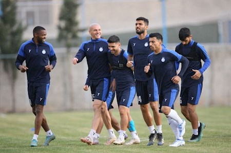 اعتراض بازیکنان استقلال و شرکت نکردن در تمرین دیروز