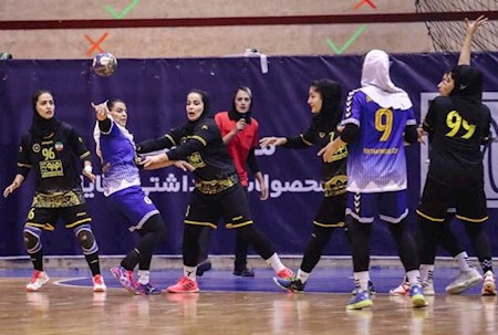 مشکلات مالی و کنارکشیدن تیم های هندبال بانوان