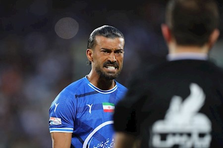 تمدید قرارداد رضائیان به تعویق افتاد