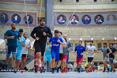 شروع طوفانی تمرینات آزادکاران ایران
