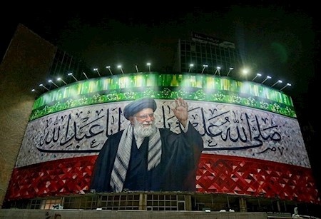 رونمایی از دیوارنگاره جدید میدان ولیعصر