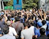 تجمع اعتراضی هواداران استقلال مقابل باشگاه