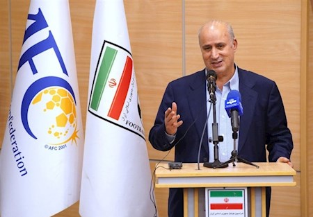 شعار نژاد پرستانه = بلافاصله توقف بازی