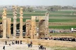 رفع مشکل آب شرب تخت جمشید