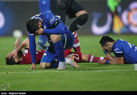 استقلال بدنبال فرار از بحران آسیا در لیگ