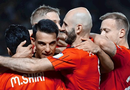 تراکتور صدرنشین لیگ برتر شد