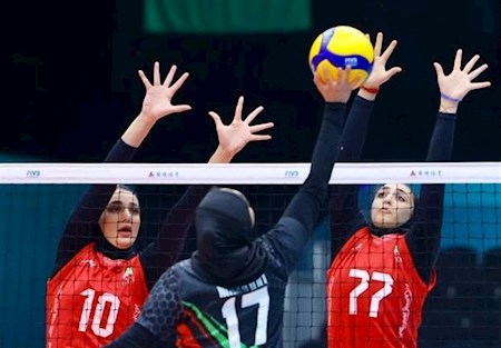 اولین پیروزی زنان والیبال در ریاض