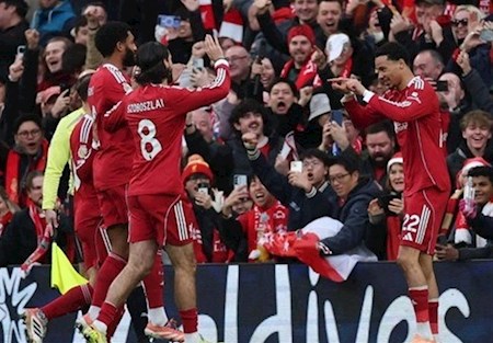 بازگشت صلاح و برد لیورپول