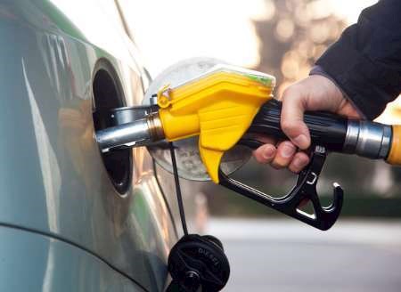 کاهش ۴۰ درصدی مصرف بنزین تکذیب شد