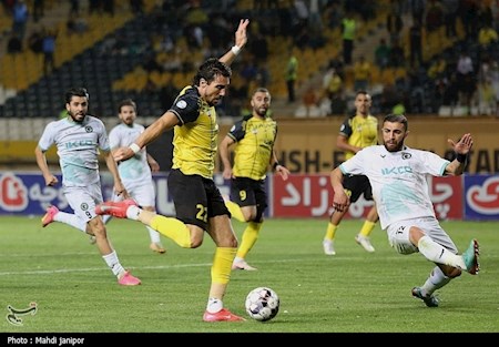 سپاهان به شگفتی ساز لیگ برتر رسید