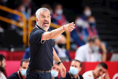 نقره داغ تیم بسکتبال استقلال