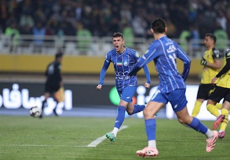 گل بخودی آشورماتف و توقف استقلال