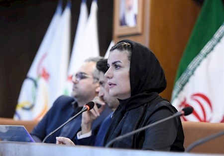 بالاخره رئیس ایفمارک به خبرنگاران افتخار داد