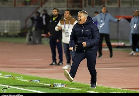 باور کردن قسم تراکتور یا دم خروس