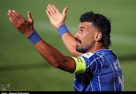 وام عجیب استقلال به رامین رضائیان