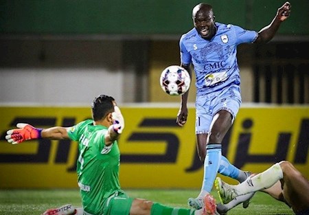 صدرنشین لیگ برتر در یزد گلباران شد