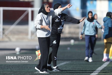 پرافتخارترین نماینده فوتبال زنان رو به انحلال