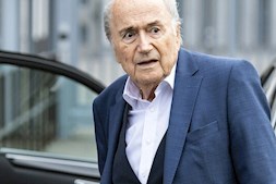 حمله بلاتر به ترامپ و رئیس فیفا