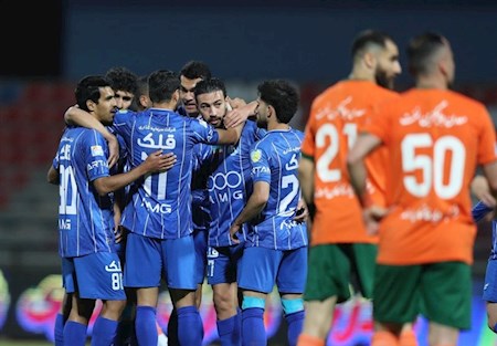 بازگشت استقلال به صدر لیگ برتر