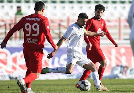 توقف تراکتور در انزلی