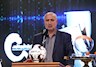 انگشت نشانه تاج به سوی سازمان لیگ