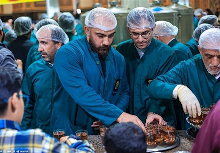 حضور کشتی گیران در حرم مطهر رضوی