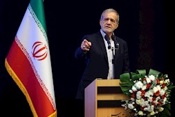 دشمن در پی اختلاف مردم با مسئولان است