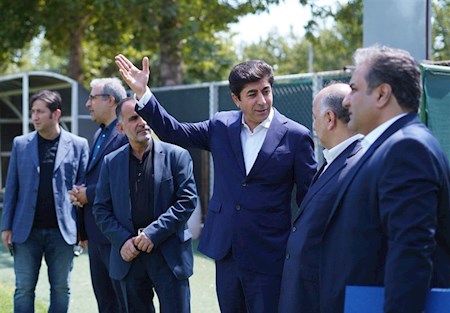 علاقه خاص دبیرکل فدراسیون به خارج رفتن