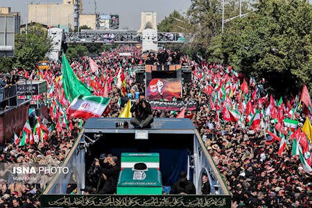 پیکررهبر شهید چرا به عراق می رود ؟