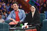 عمو پورنگ به سوگ مادر نشست