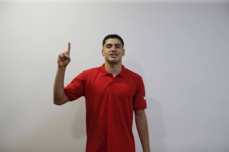شناگر جوان ایران بر بام قاره کهن