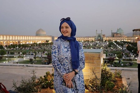 آشنایی با مدرس بوسنیایی زبان فارسی
