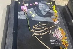 ماجرای سنگ مزار اکبر عبدی