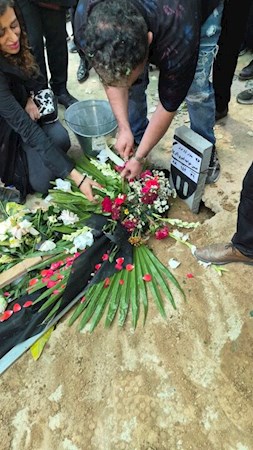 مراسم خاکسپاری ایرج خواننده
