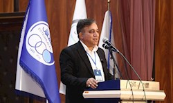 تاجرنیا و پنجره بسته ی استقلال