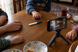 استفاده از بیبی چک جلوی دوربین ...!!؟