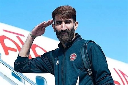 آغاز خدمت سربازی دروازه بان جنجالی
