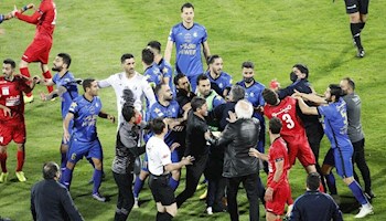 فرق پرسپولیس و استقلال در این عکس است