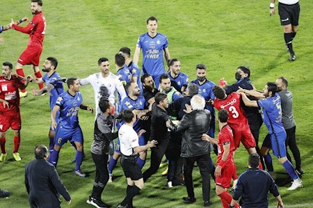 فرق پرسپولیس و استقلال در این عکس است